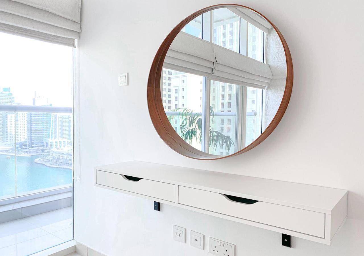 Walk To The Beach Or Enjoy The Amazing View From The Balcony Apartment Dubai Exterior photo