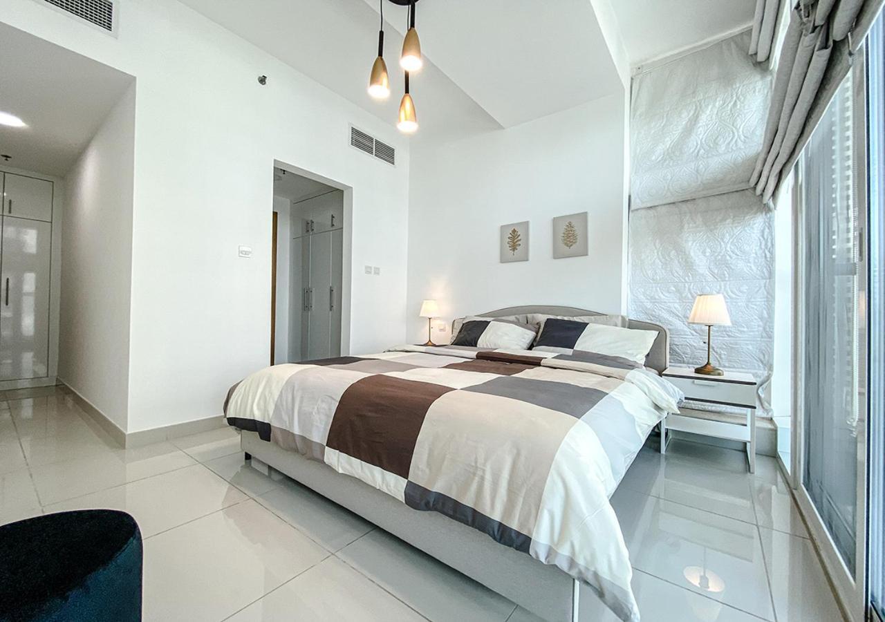 Walk To The Beach Or Enjoy The Amazing View From The Balcony Apartment Dubai Exterior photo