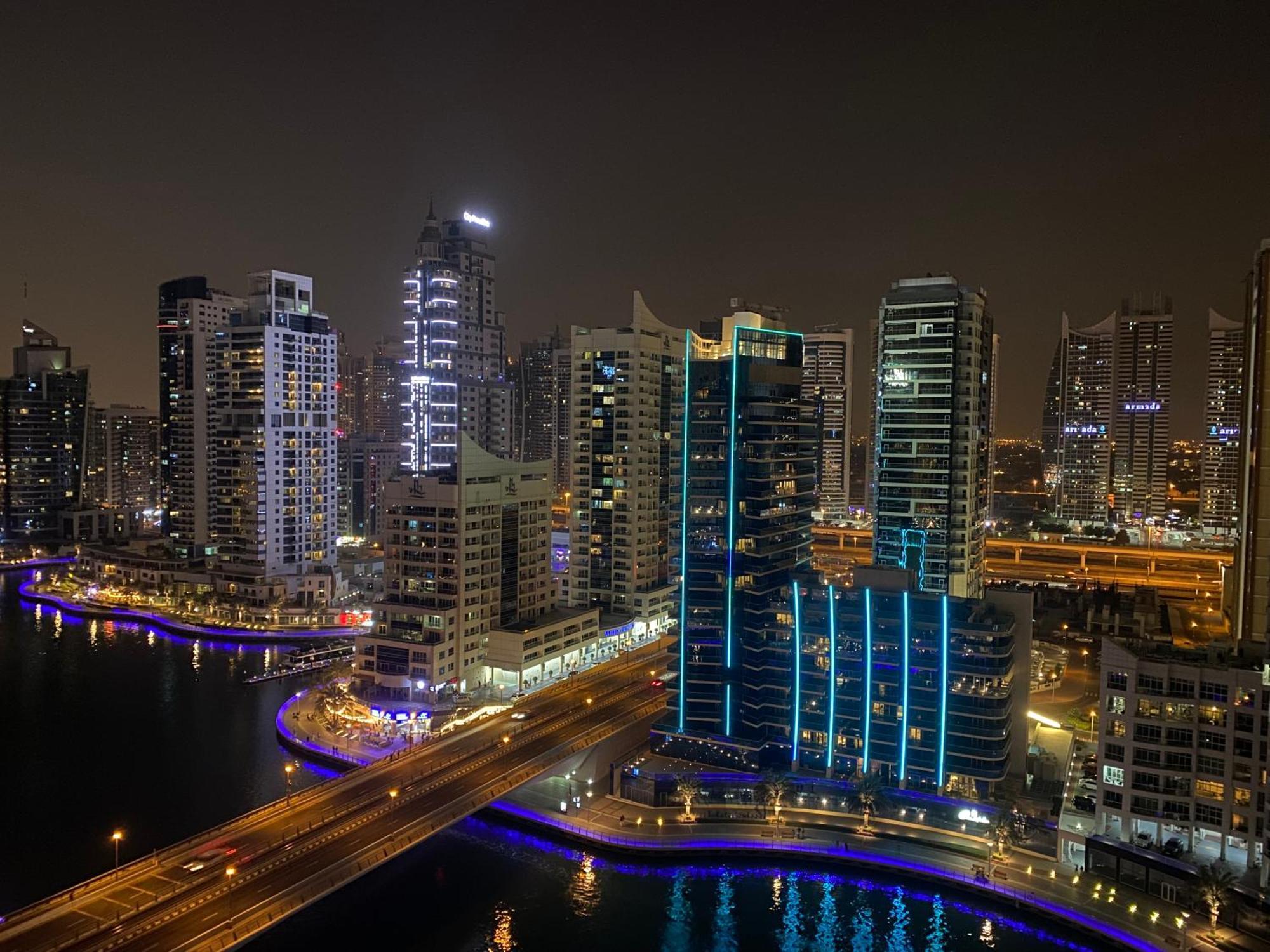 Walk To The Beach Or Enjoy The Amazing View From The Balcony Apartment Dubai Exterior photo